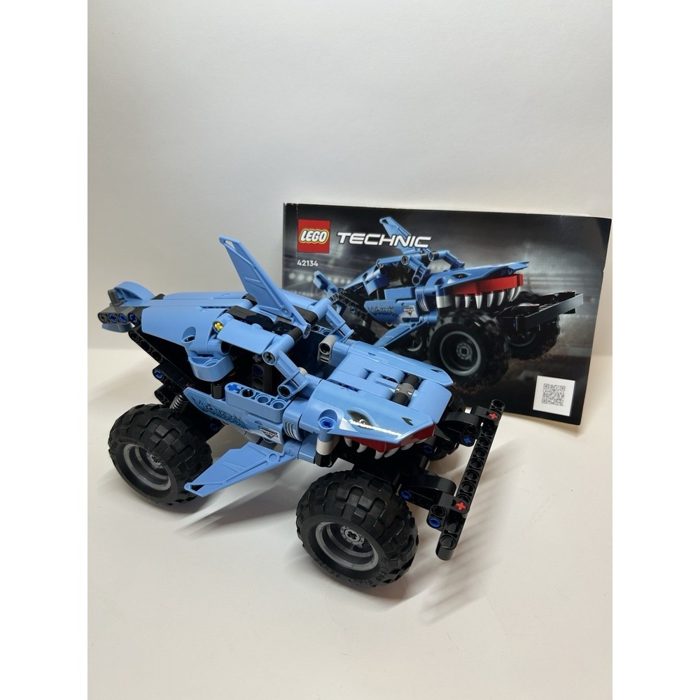 LEGO 42134 Technic Monster Jam Megalodon 2-in-1 Set 100% Complete *READ* - Picture 1 of 6